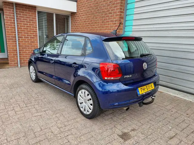 Volkswagen Polo view 3