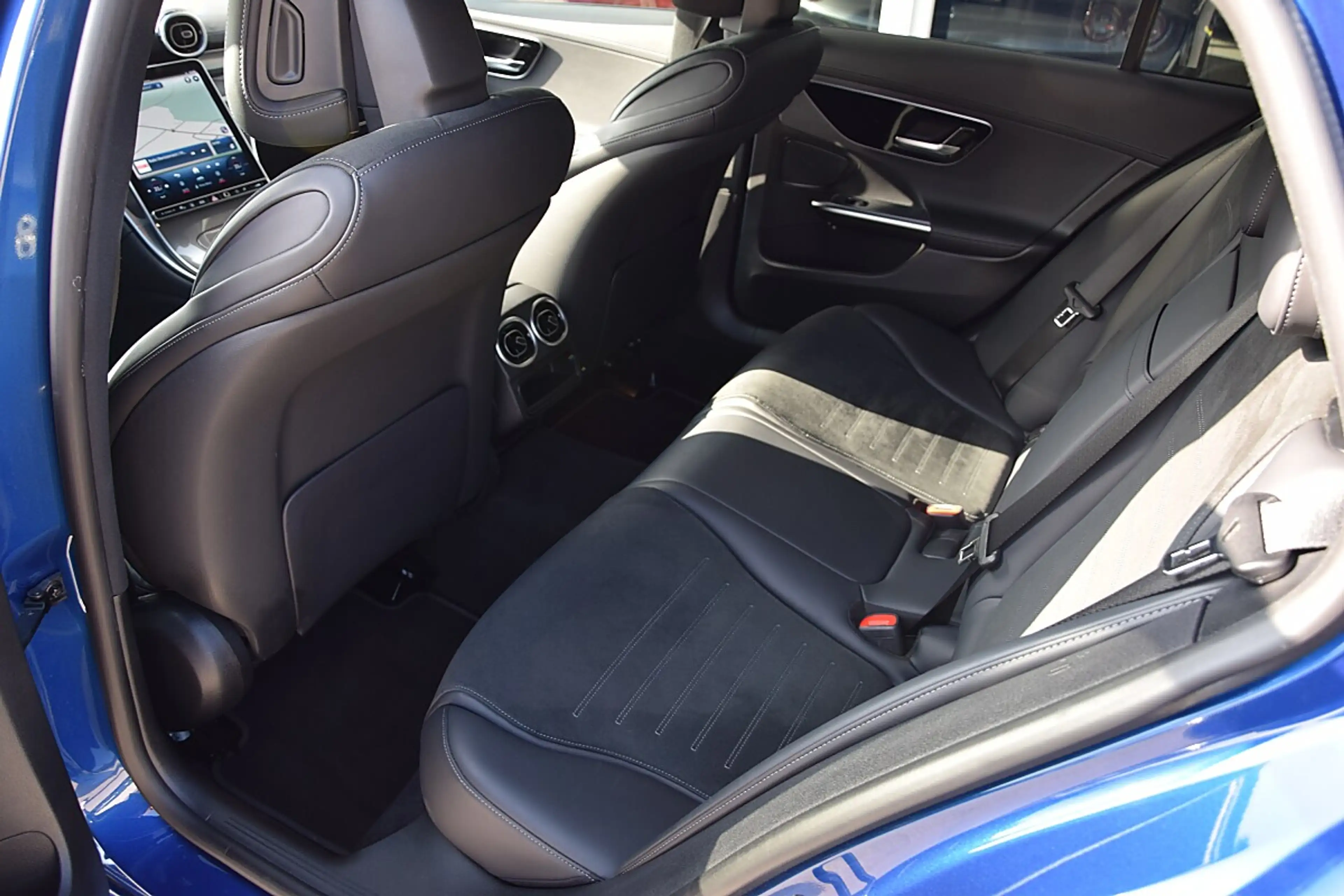 Mercedes-Benz C 220 d AMG Line 4Matic *AMG-Sportpaket*AMG Styling*S... — photo 12