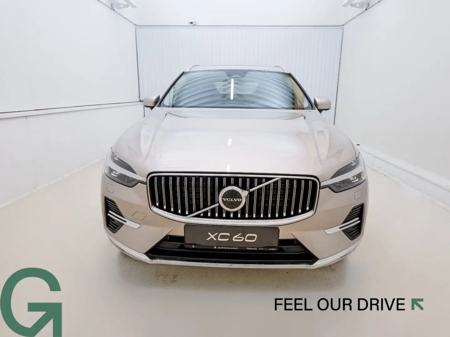 Volvo XC60 Ultra, T6 AWD Plug-in Hybrid, Elektrisch/Benzin, B Grijs - 2