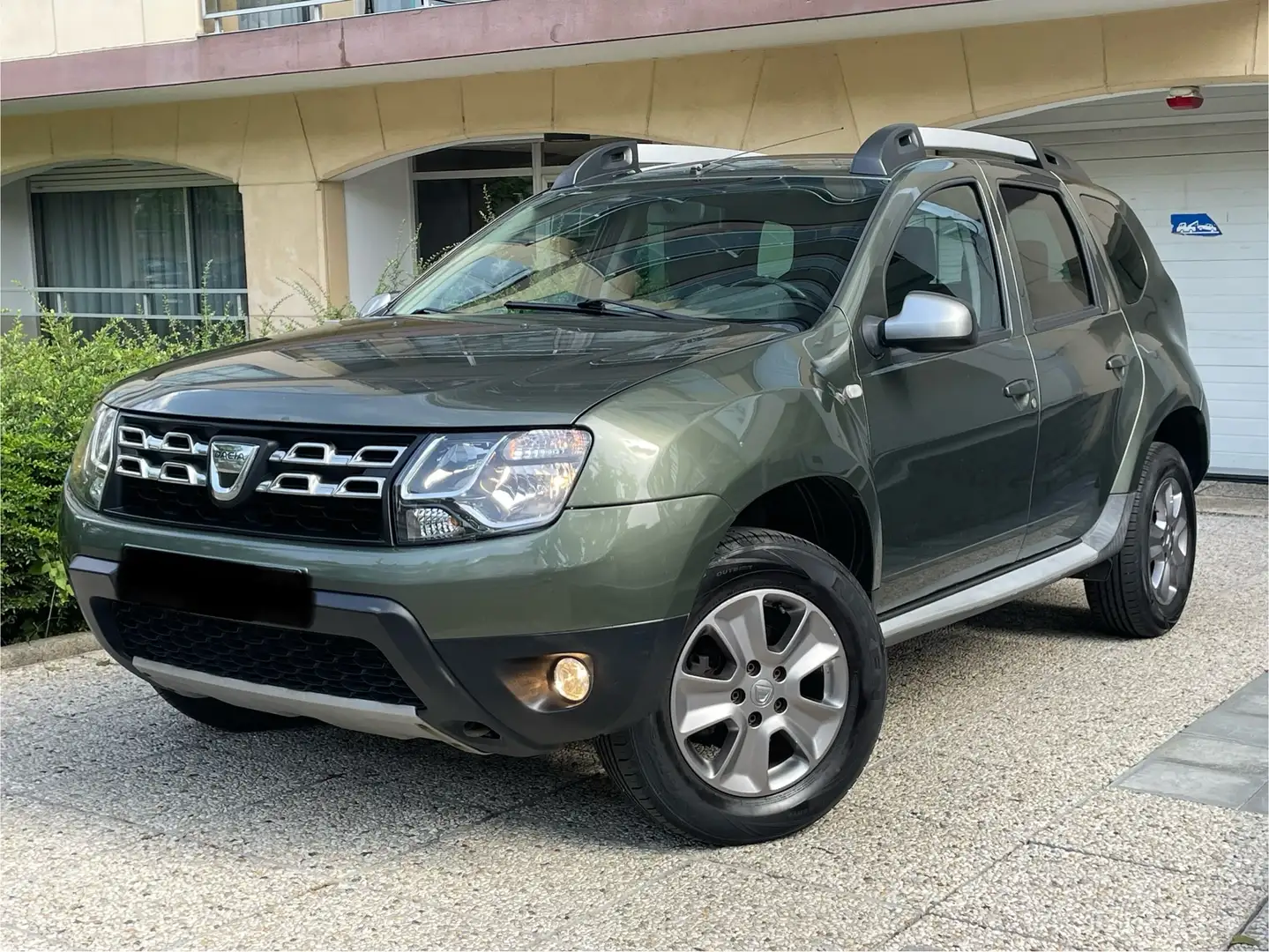 Dacia Duster 1.5 dCi 4x2 Prestige Vert - 1