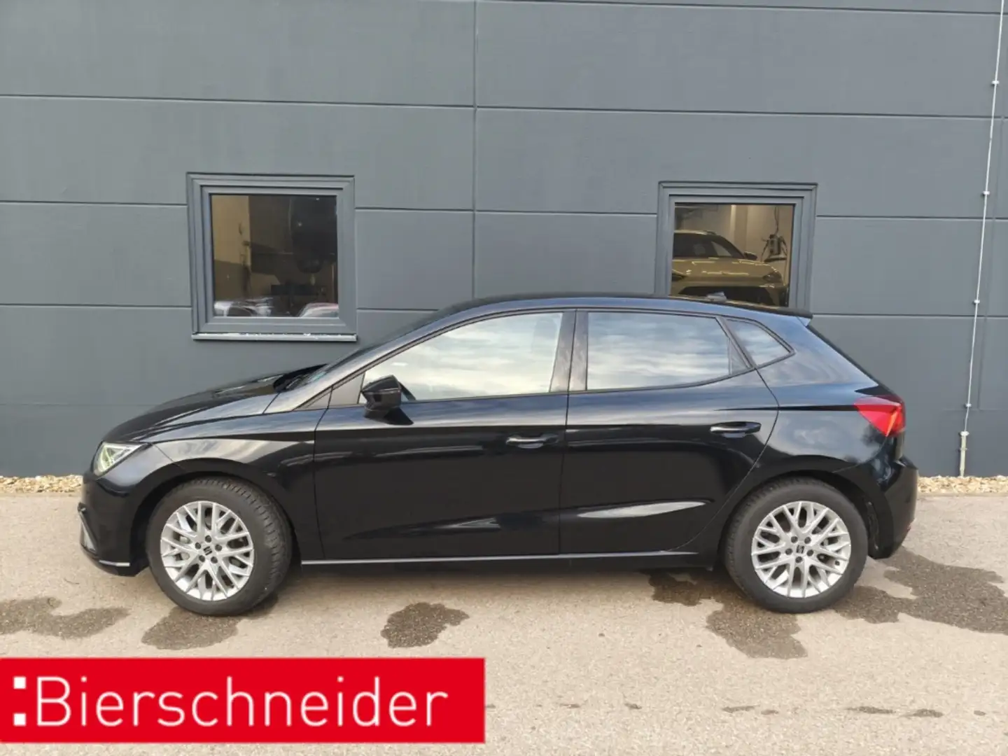 SEAT Ibiza 1.0 TSI DSG FR Schwarz - 2