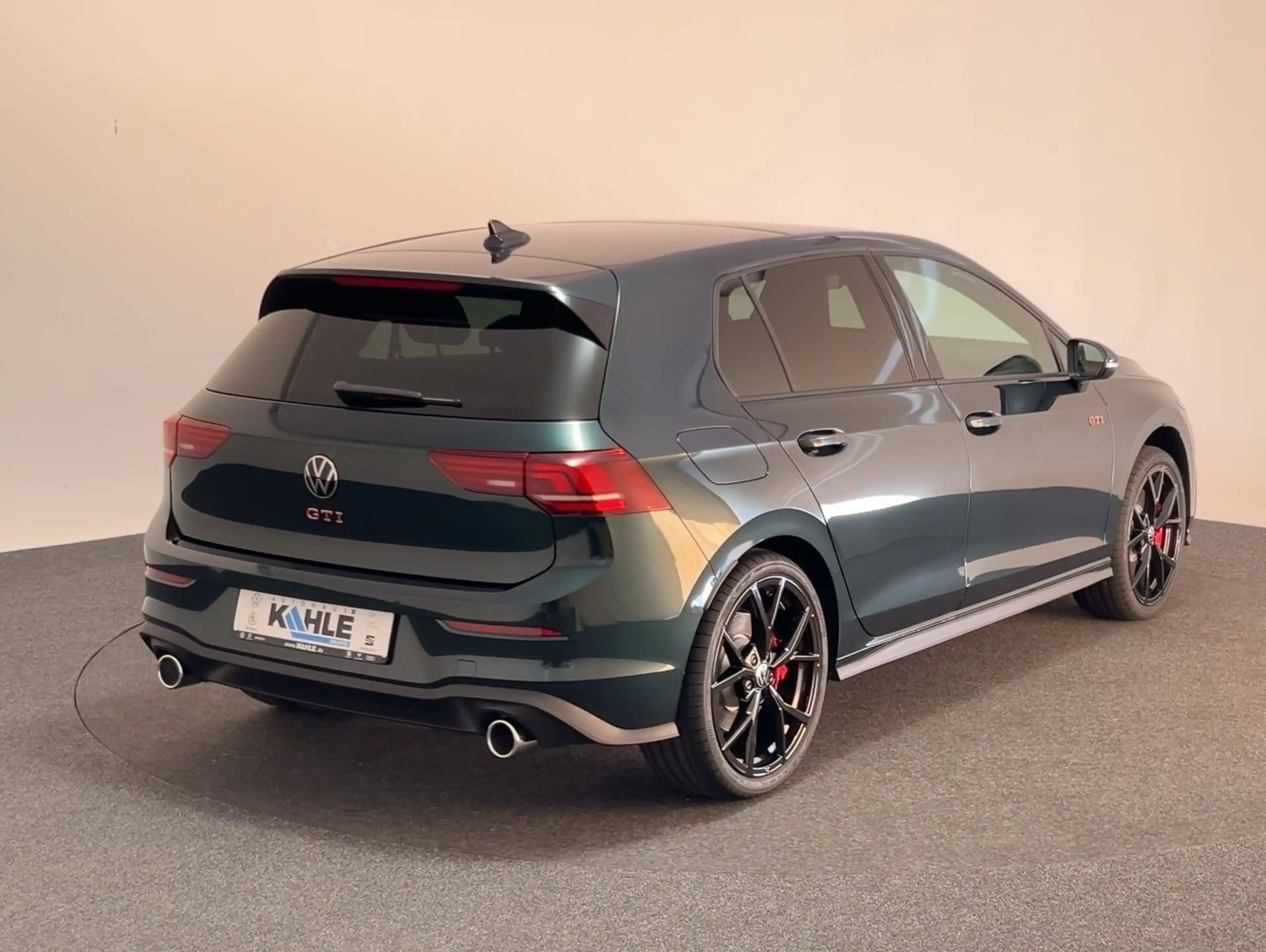 Volkswagen Golf GTI CarPlay Pano Black ACC AHK LED Navi — photo 6