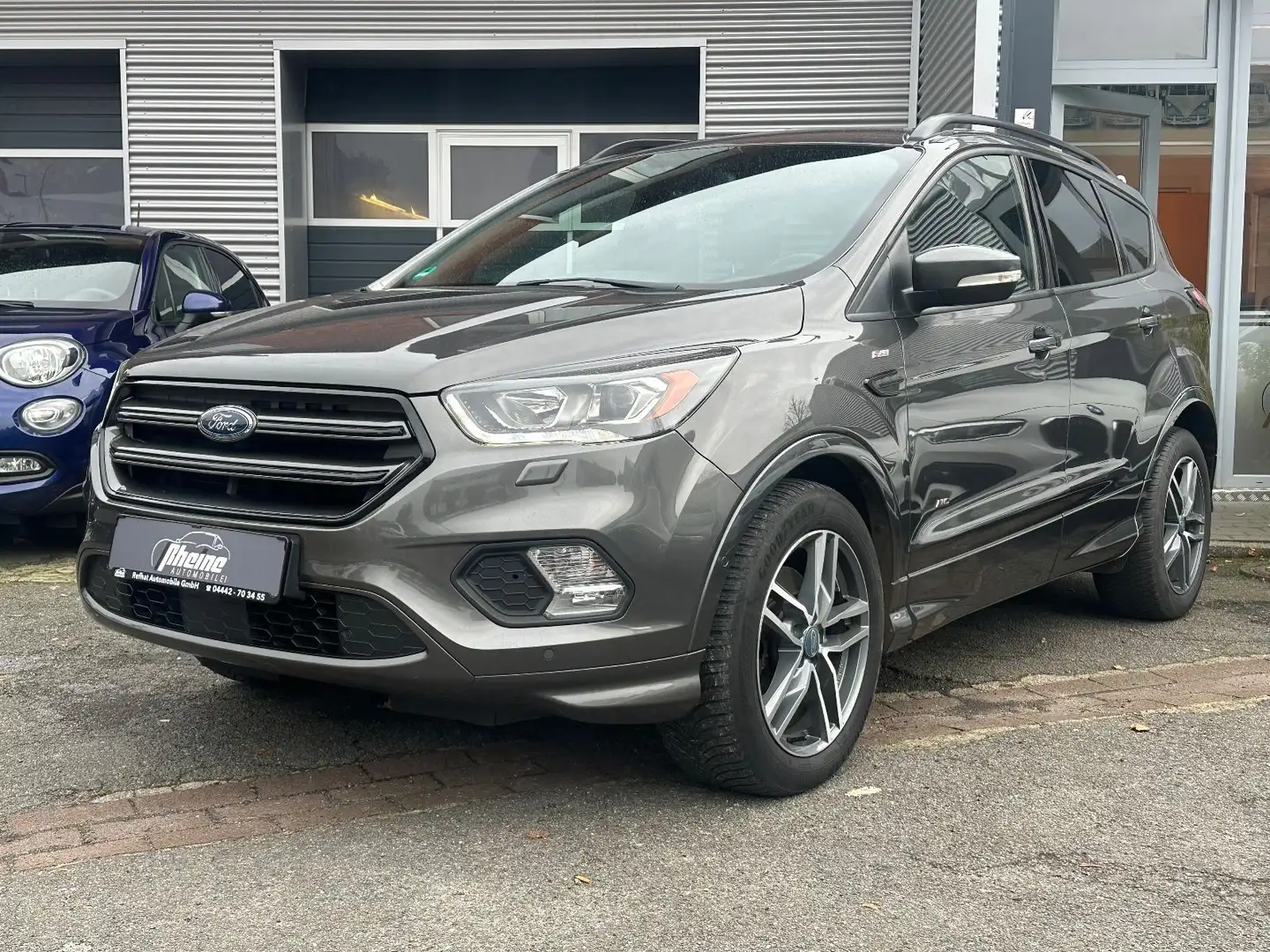 Ford Kuga *ST-Line*ALCANTARA*PDC*SHZ*NAVI*AHK*TOP* Grau - 2