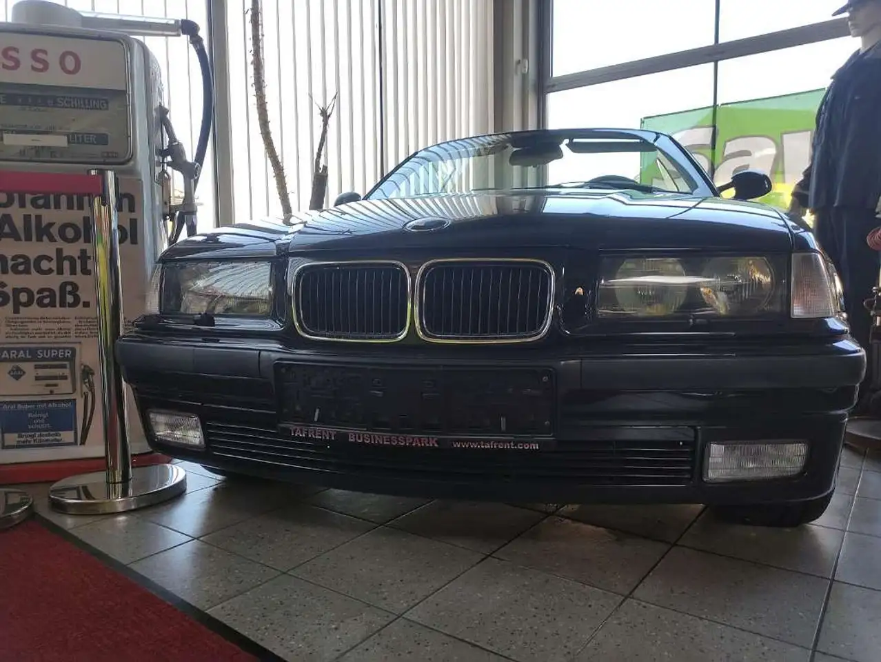 BMW 328 i E36 Cabrio Aut., foto 3