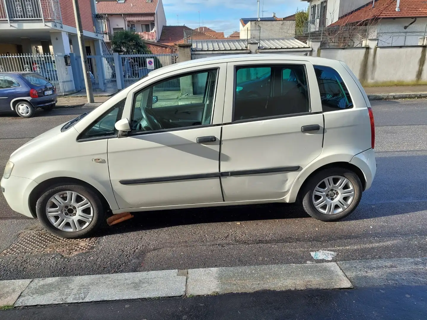 Fiat Idea 1.4 16v Emotion s&s Blanco - 2