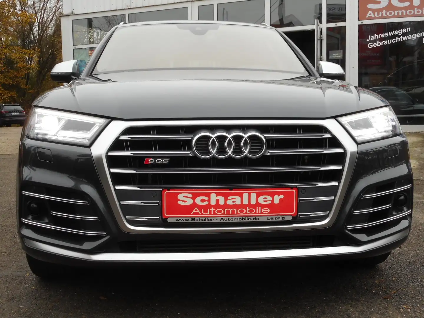 Audi SQ5 3.0 TFSI quattro, Pano, 21", Luft, Head-Up, B&O! Grau - 2