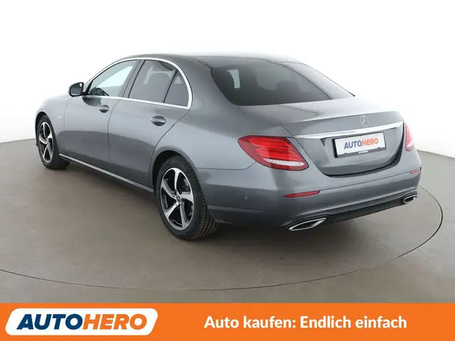 Mercedes-Benz E-Class view 4