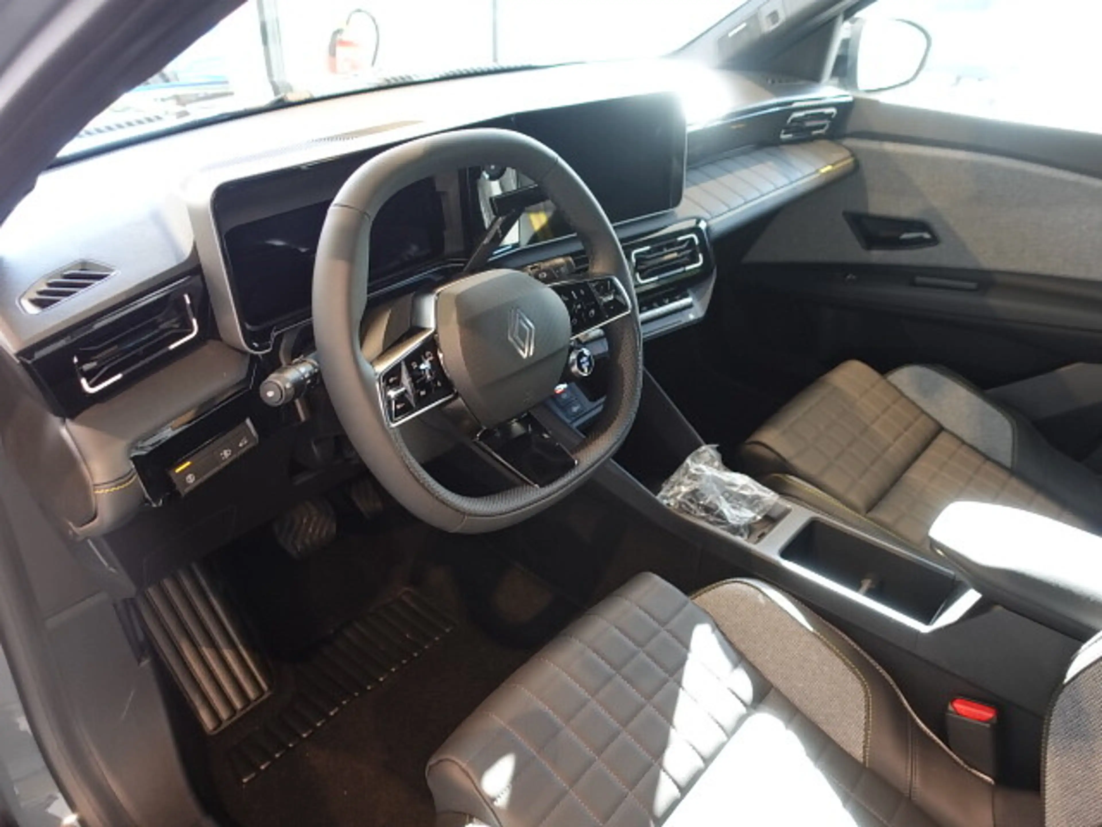 Renault R 4 R4 E-Tech 150 PS 52kWh Comfort Range Iconic Ple... — photo 13