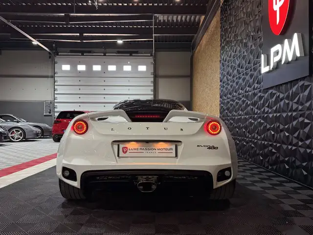 Lotus Evora view 5