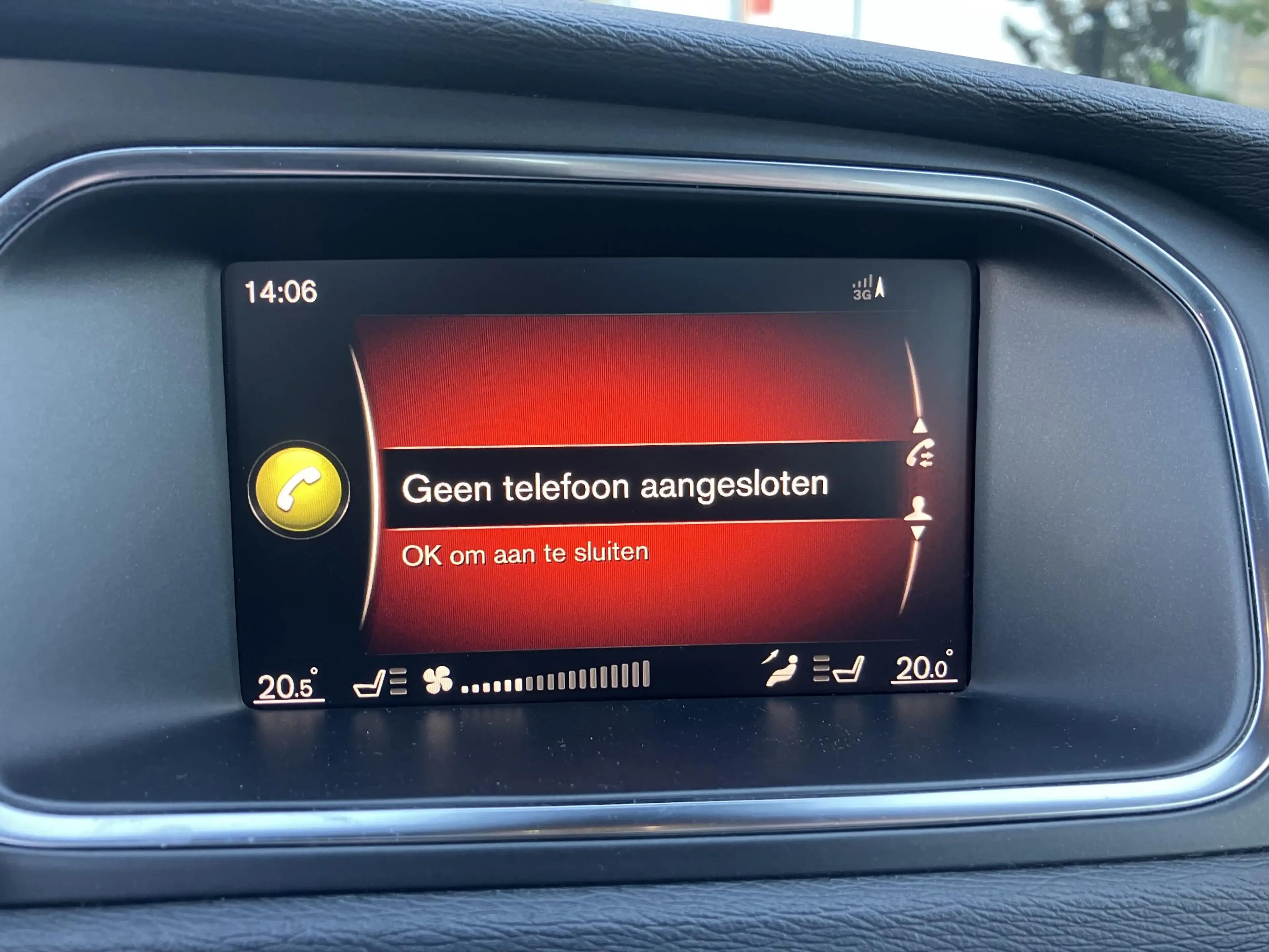 Volvo V40 1.5 T3 Polar+ Sport | R-Design | Pano | Leder | NA — photo 35
