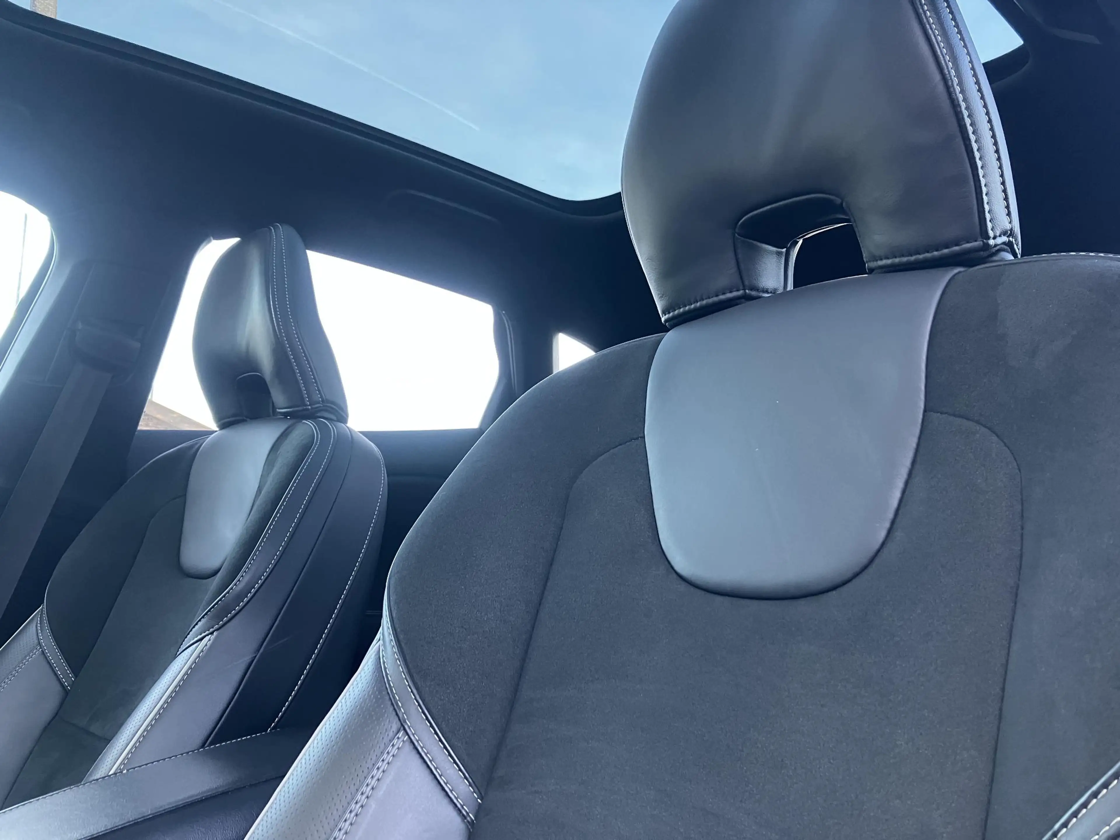 Volvo V40 1.5 T3 Polar+ Sport | R-Design | Pano | Leder | NA — photo 21