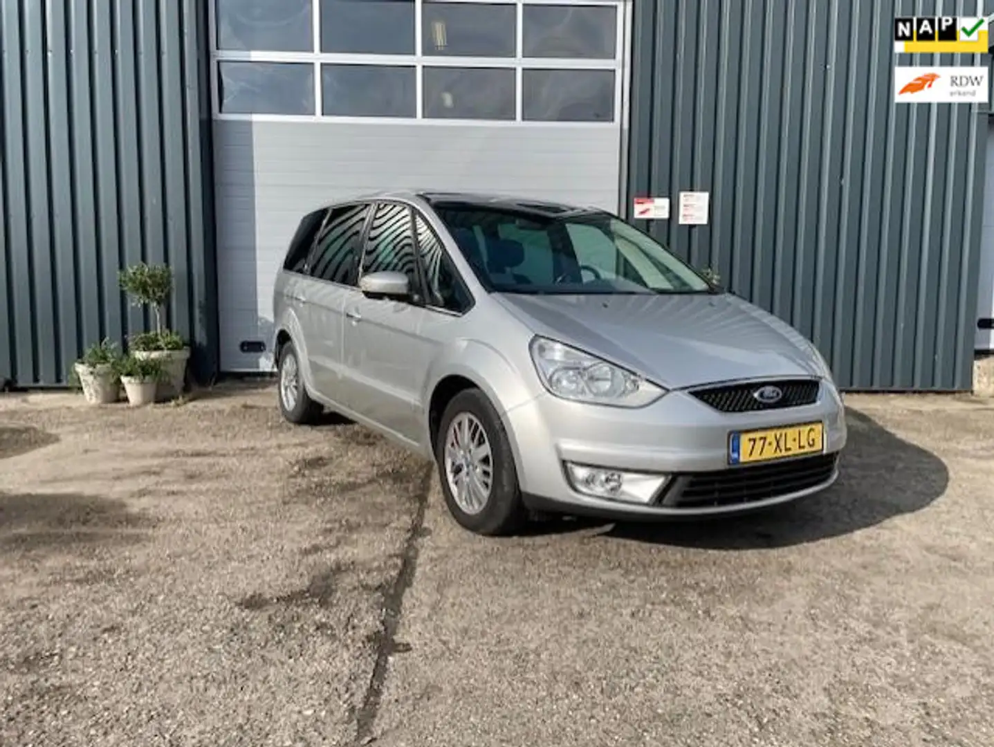 Ford Galaxy 2.0-16V Ghia | Nieuwe APK Grigio - 1