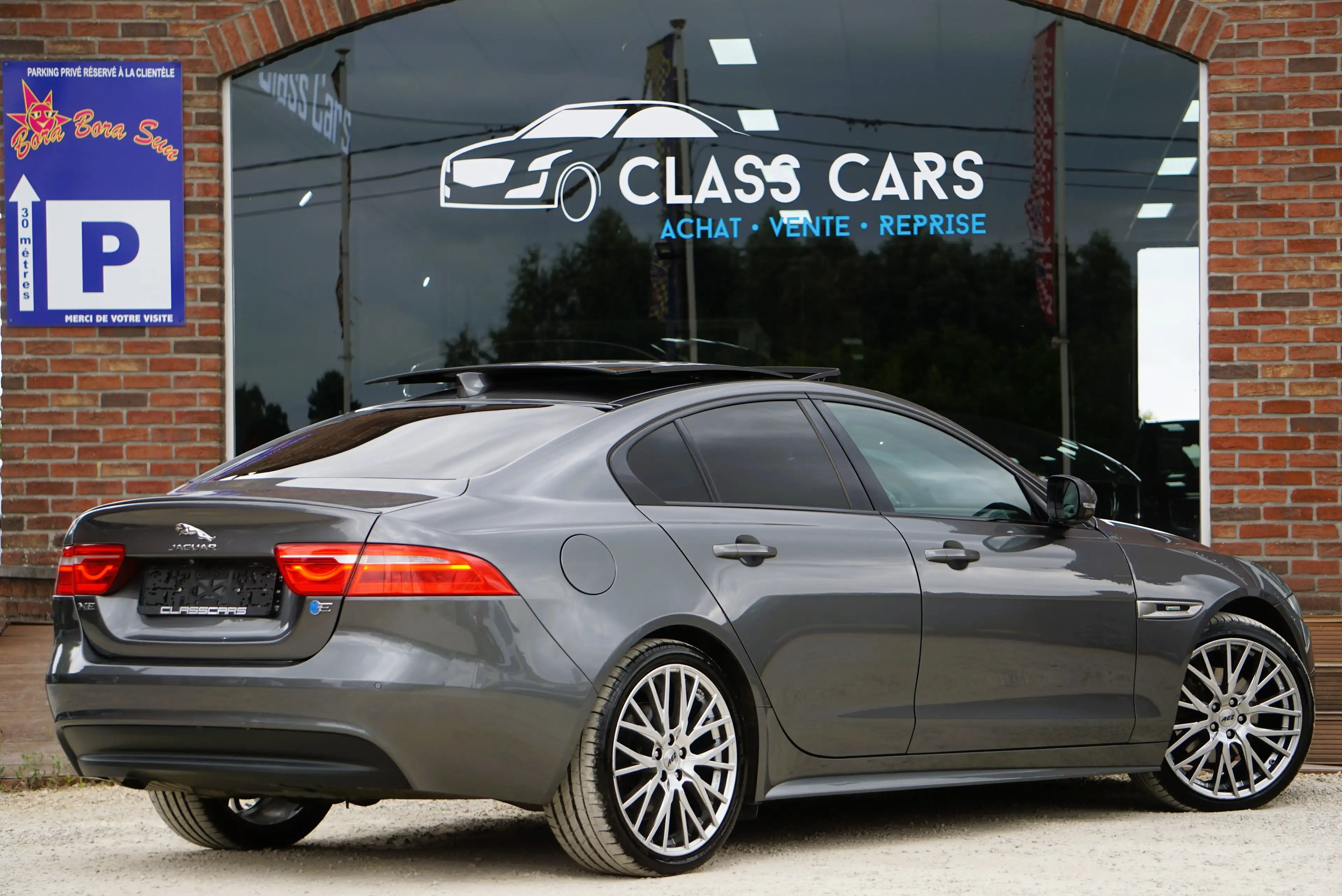 Jaguar XE 2.0D R-SPORT AUTO PANO NAVI-PRO XENON CAM CARNET — photo 3