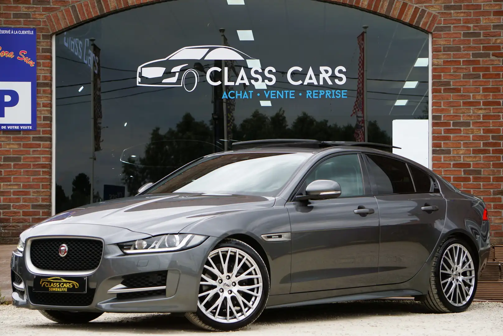 Jaguar XE 2.0D R-SPORT AUTO PANO NAVI-PRO XENON CAM CARNET Gris - 1