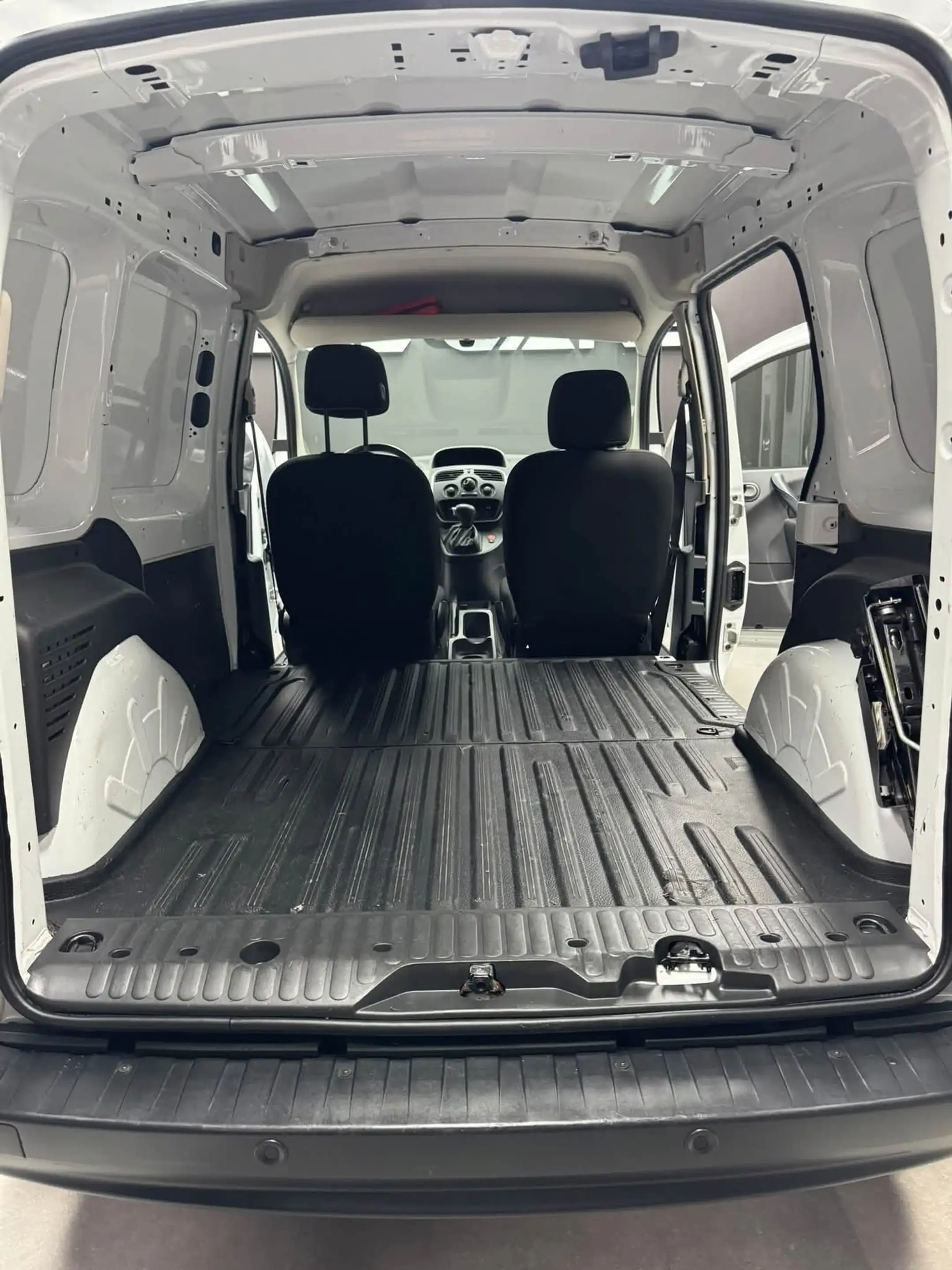 Renault Kangoo Kangoo 1.2 TCe Utilitaire 2 places **12 mois de garantie** — photo 14