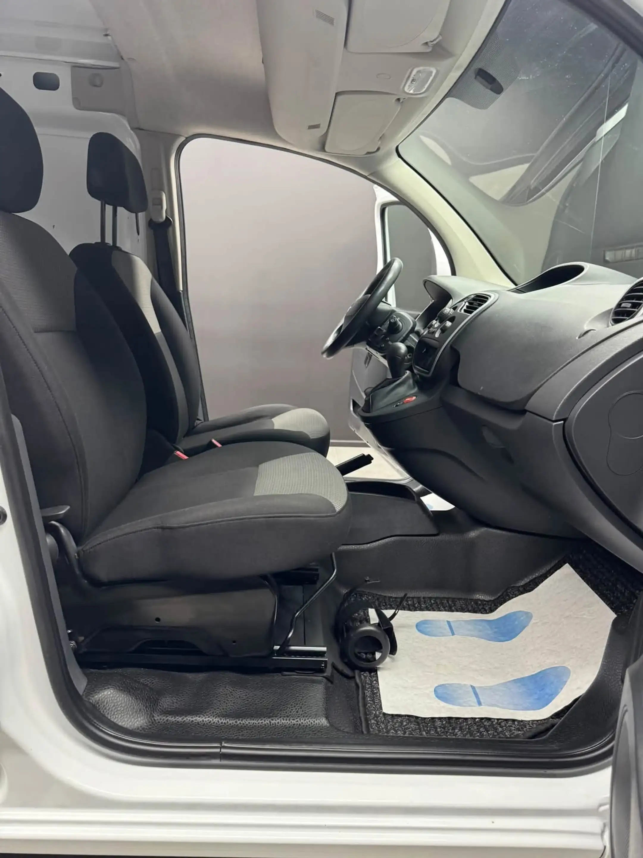 Renault Kangoo Kangoo 1.2 TCe Utilitaire 2 places **12 mois de garantie** — photo 10