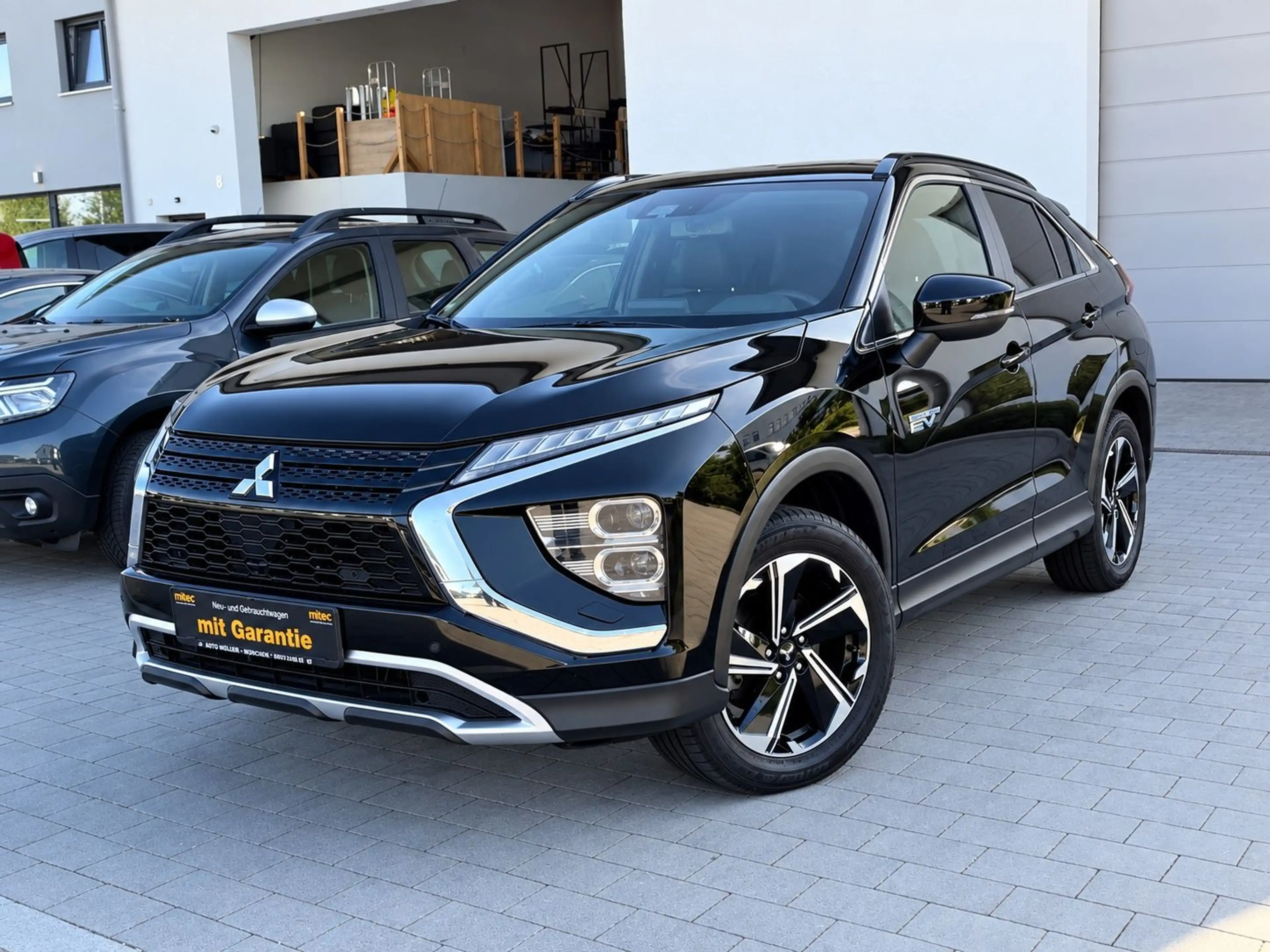 Mitsubishi Eclipse Cross Plus Hybrid 4WD LED LEDER ALU KAM