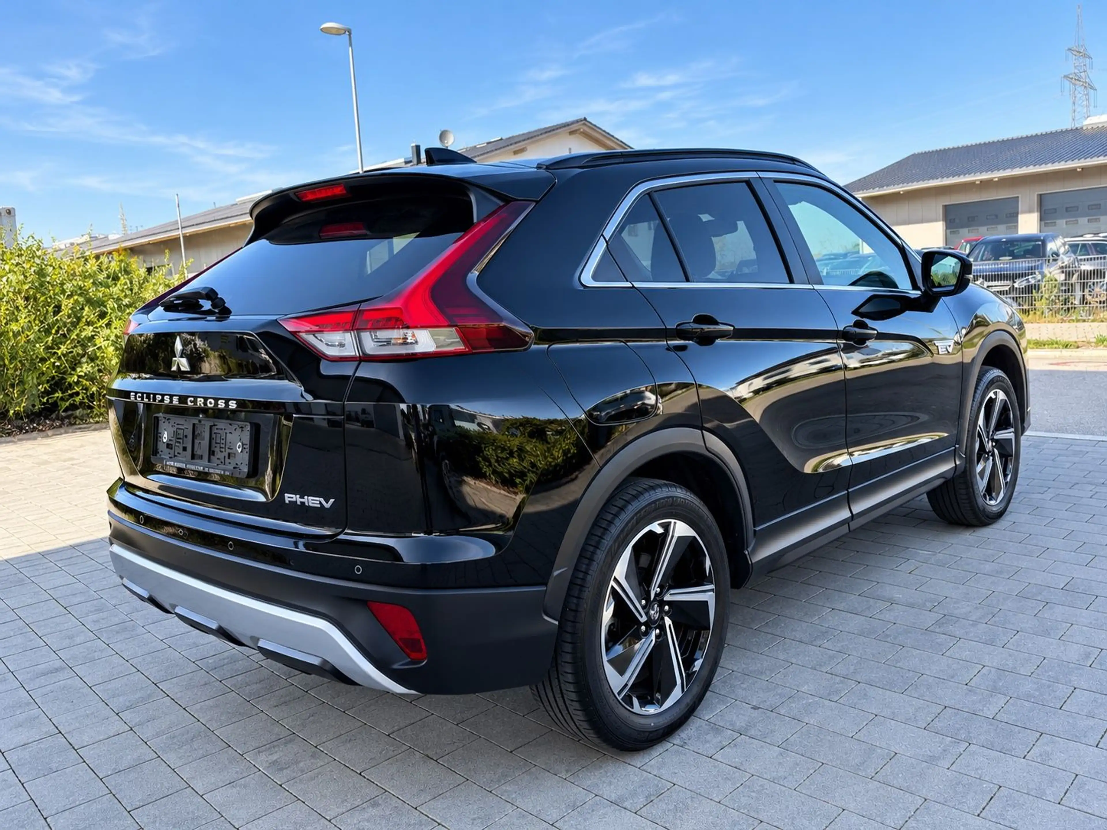 Mitsubishi Eclipse Cross Plus Hybrid 4WD LED LEDER ALU KAM — photo 4