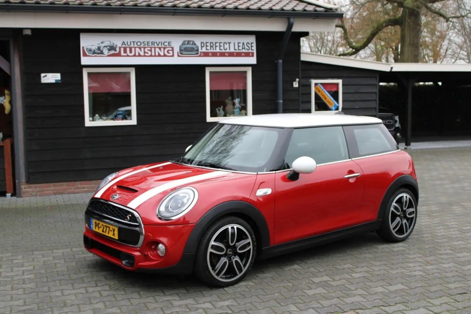 MINI Cooper S 2.0 COOPER S Chilli Serious Business Automaat 191P Rosso - 1