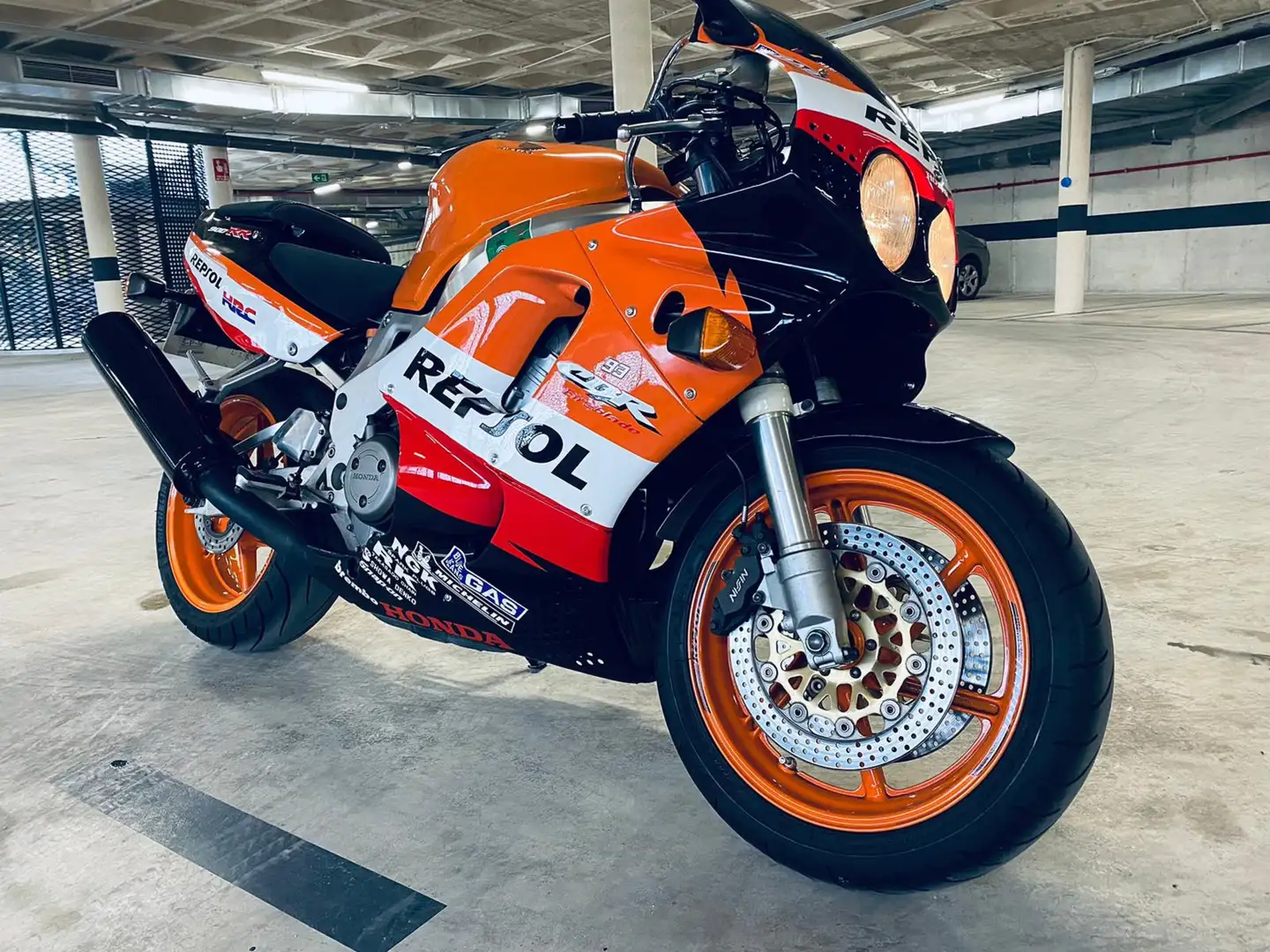 Honda CBR 900 RR Oranje - 1