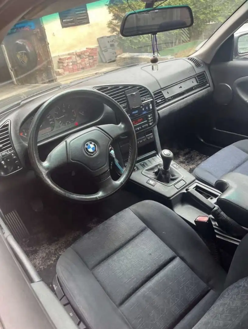 BMW 316 316i Coupé - 2