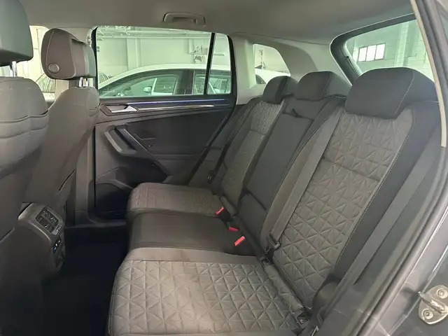 Volkswagen Tiguan view 11