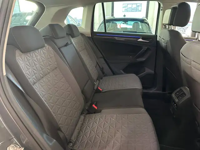 Volkswagen Tiguan view 12