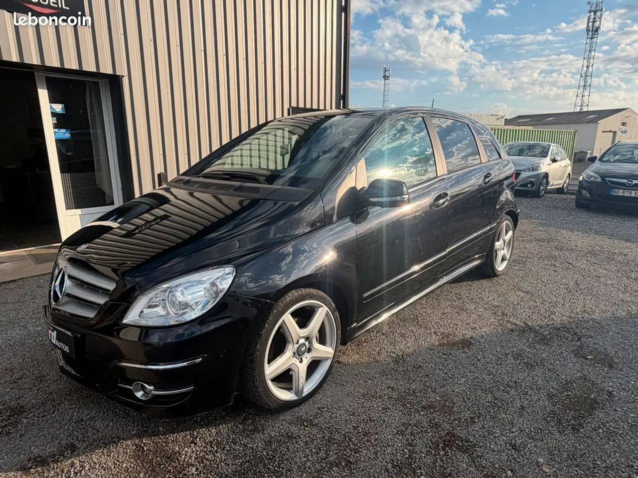 Mercedes-Benz B 200