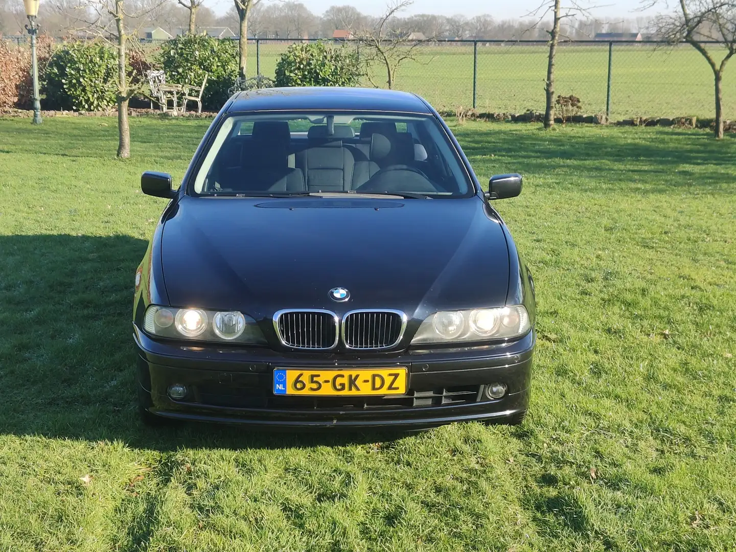 BMW 520 520i Executive individual Zwart - 2