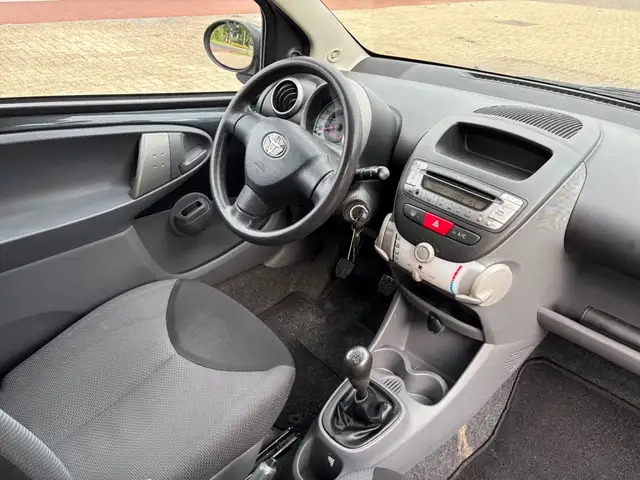Toyota Aygo view 16