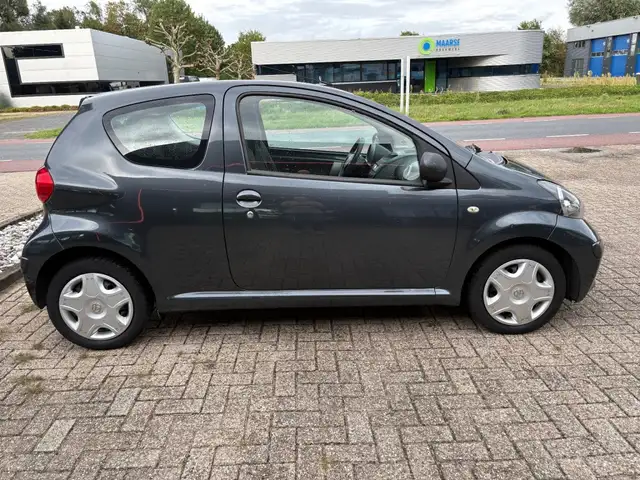 Toyota Aygo view 4