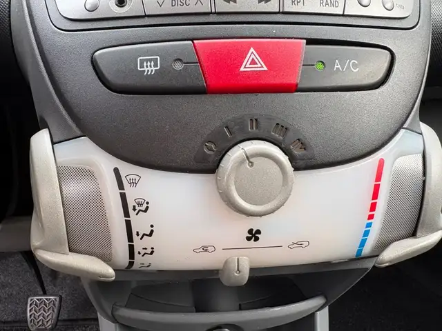 Toyota Aygo view 15
