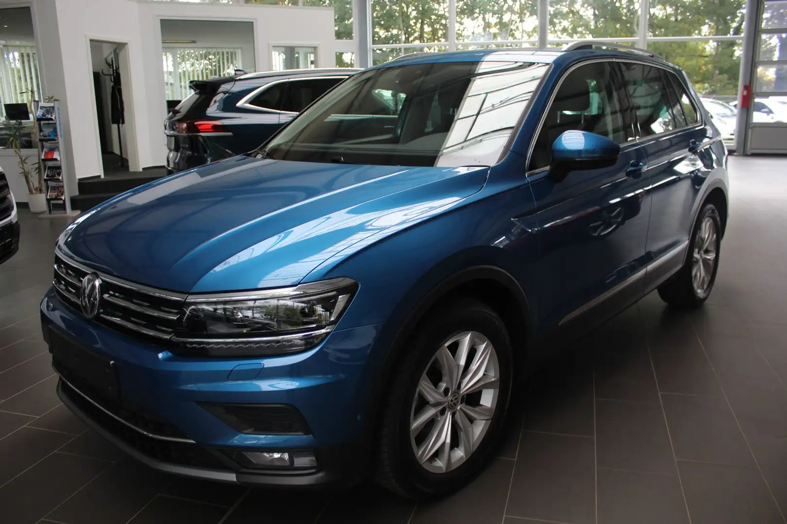 Volkswagen Tiguan Highline 4Motion Automatik Bleu - 2