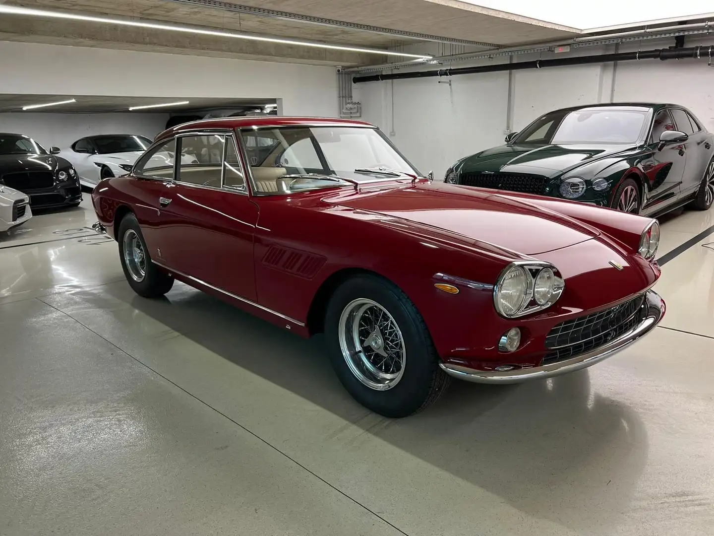 Ferrari 330 GT 2+2 - 2