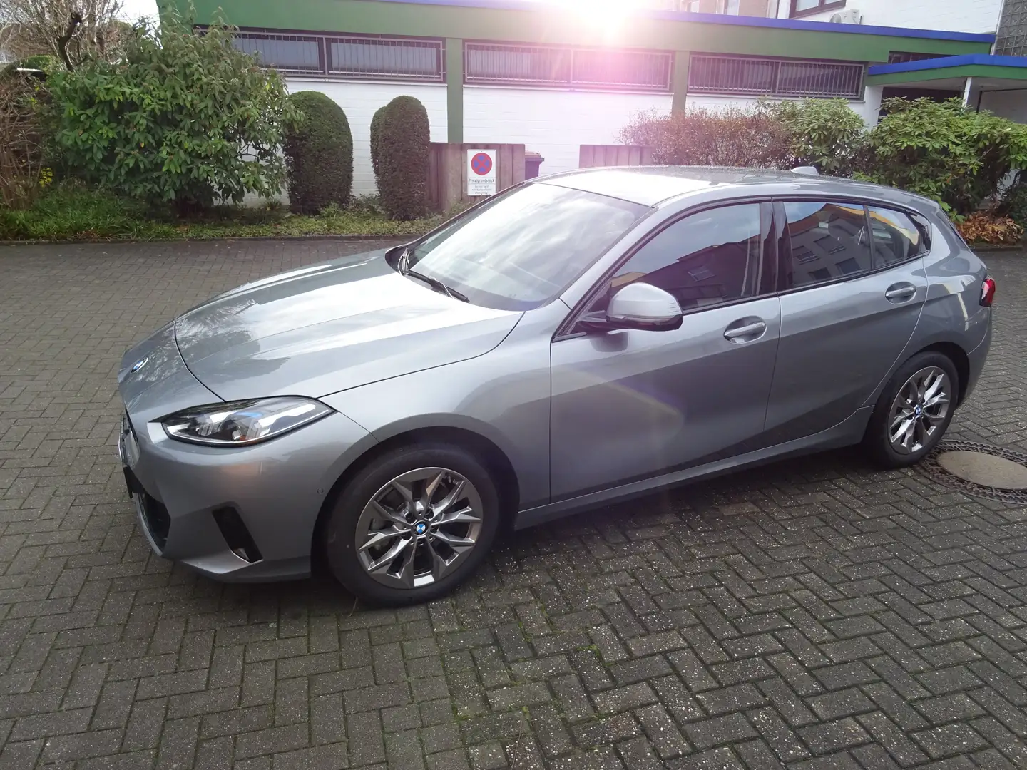 BMW 120 120 Steptronic, AHK, Sitzhz.,Navi, LED, PDC+Kamera Grey - 1