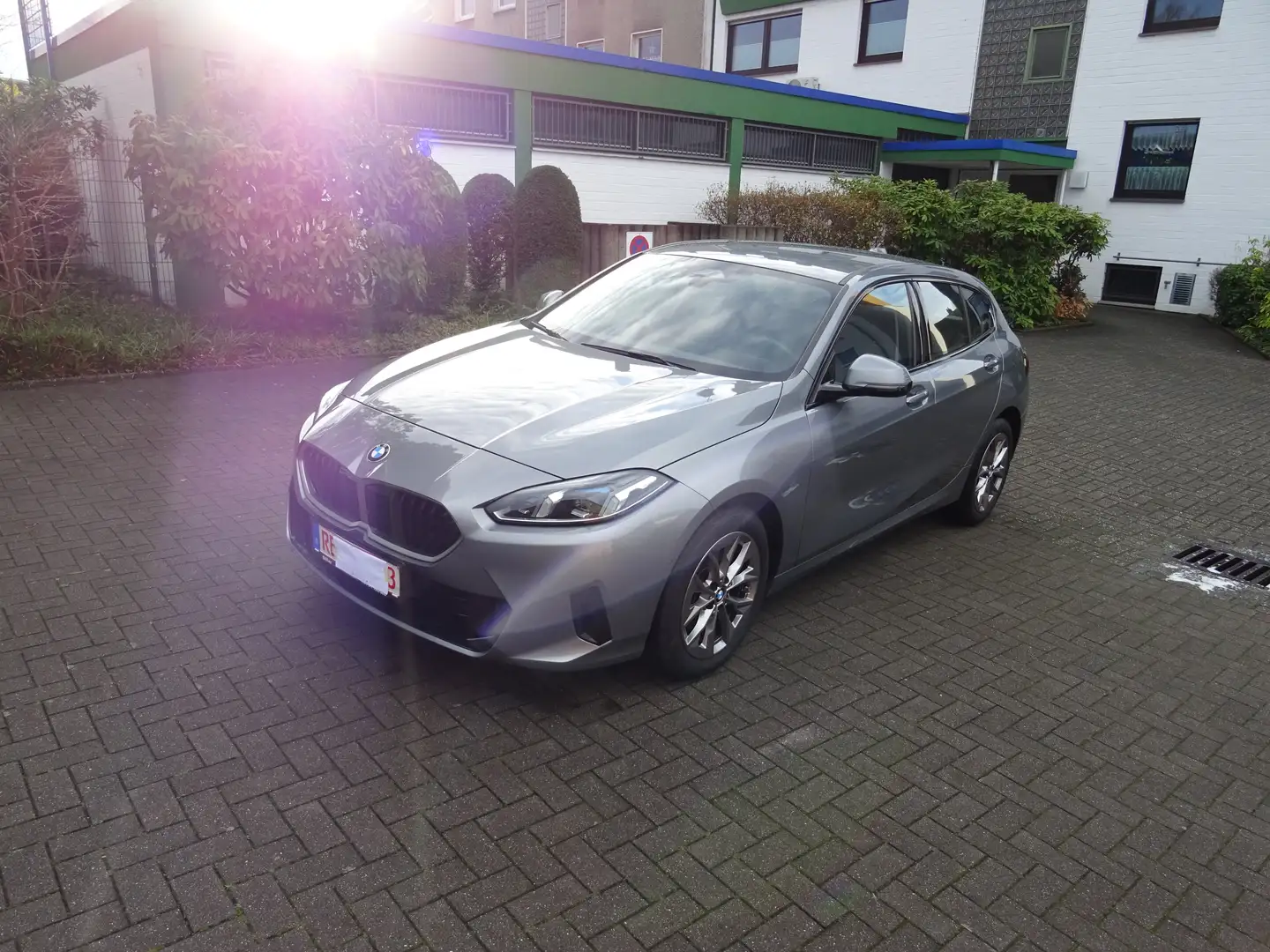 BMW 120 120 Steptronic, AHK, Sitzhz.,Navi, LED, PDC+Kamera Grey - 2