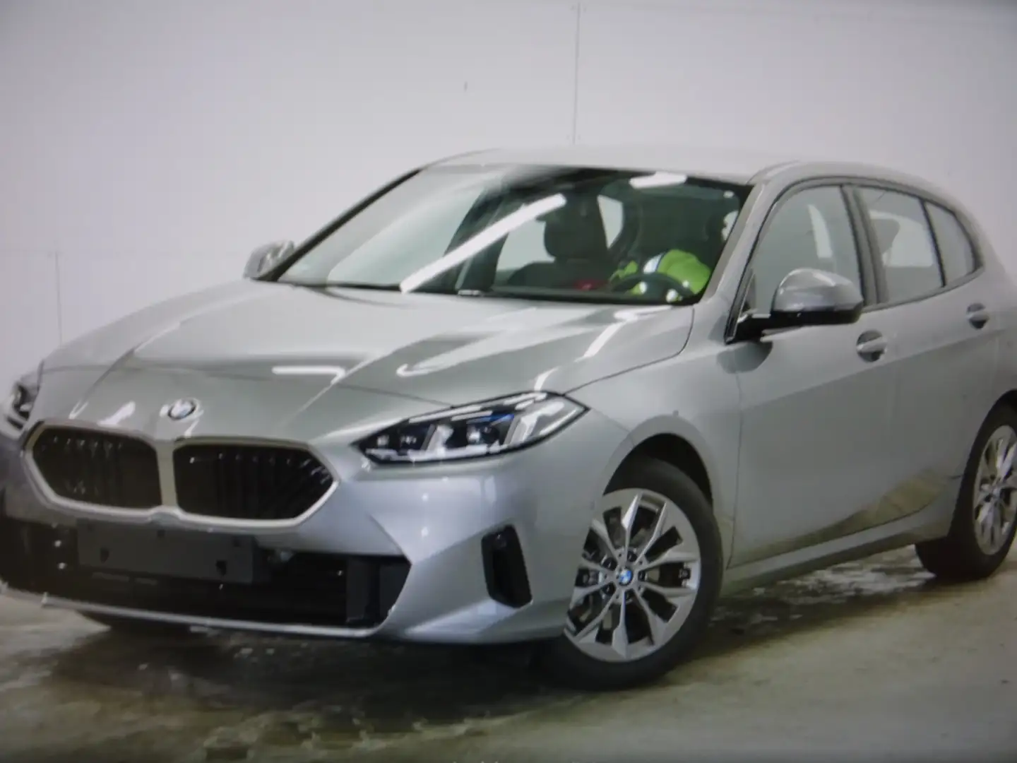 BMW 120 120 Steptronic, AHK, Sitzhz.,Navi, LED, PDC+Kamera Grijs - 1