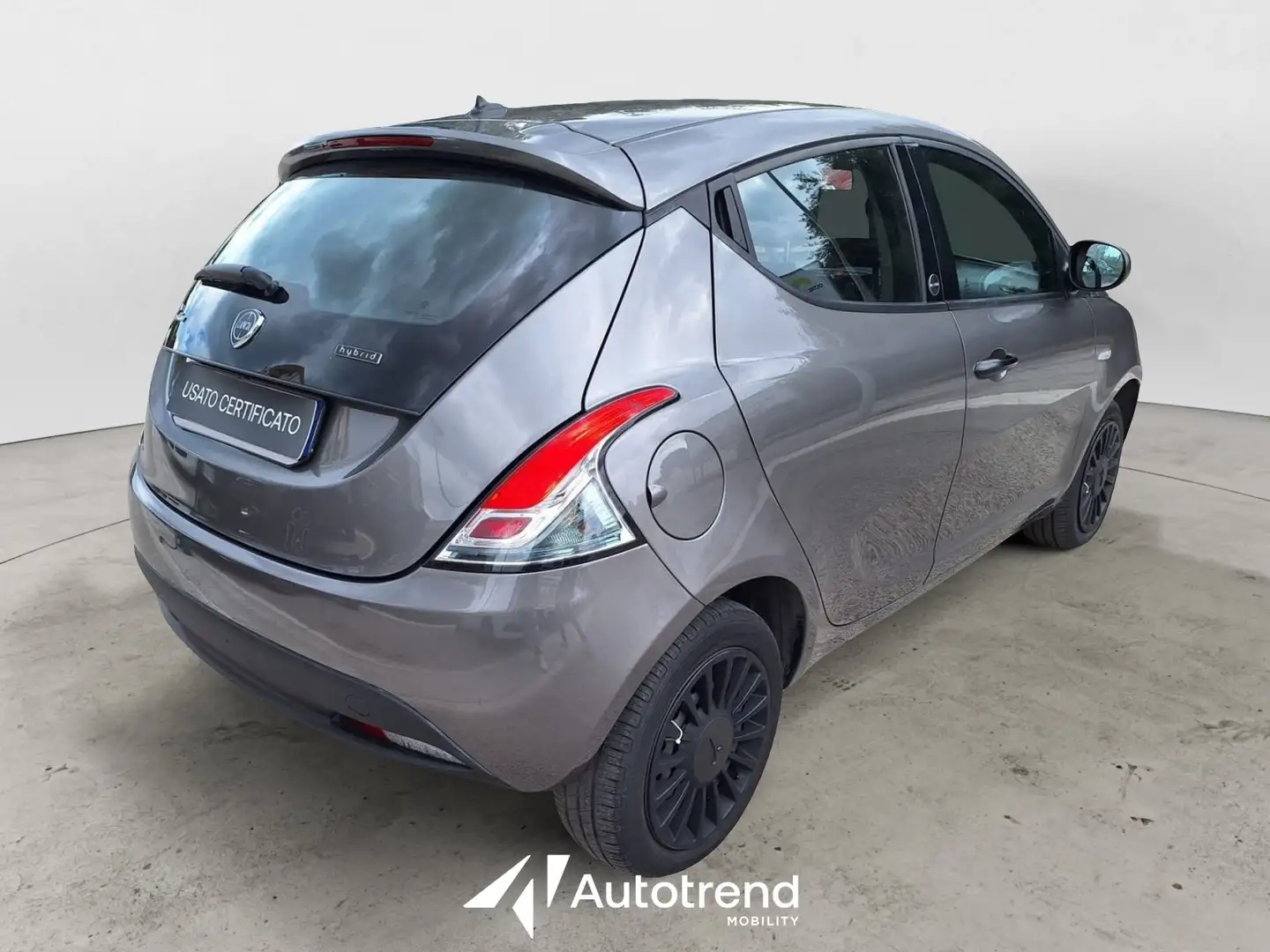 Lancia Ypsilon 1.0 FireFly 70 CV 5 porte Hybrid Ecochic Silver S Gris - 2