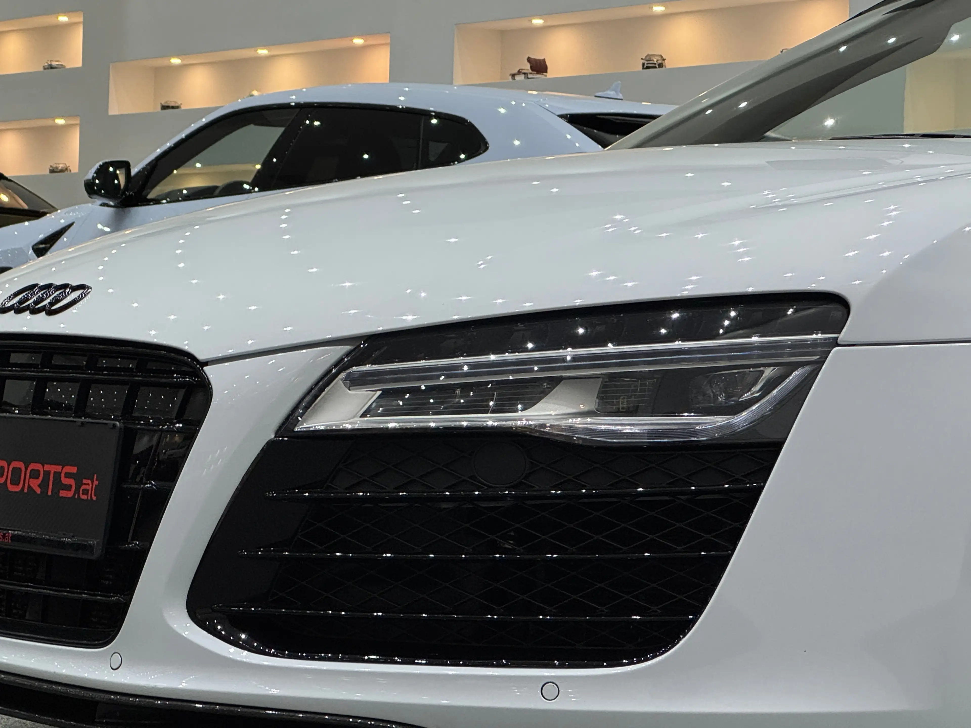 Audi R8 5.2 FSI quattro — photo 8