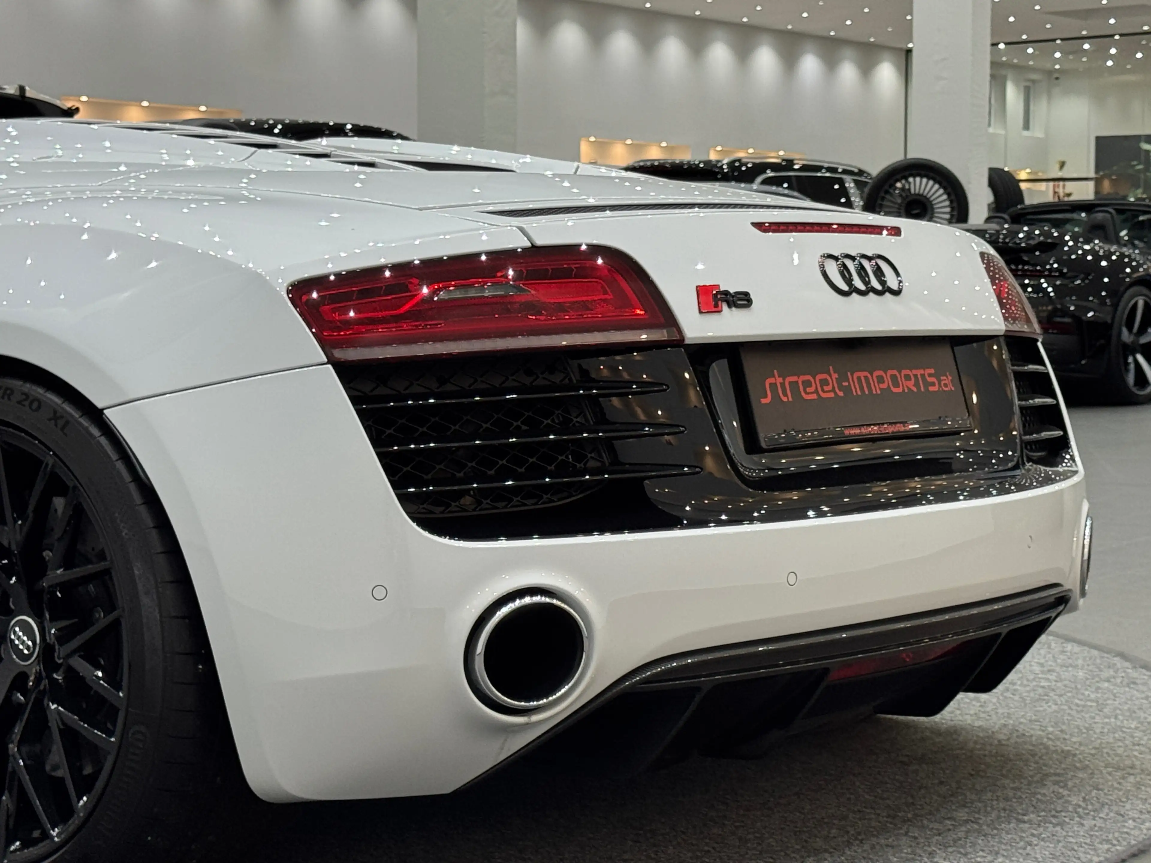 Audi R8 5.2 FSI quattro — photo 13