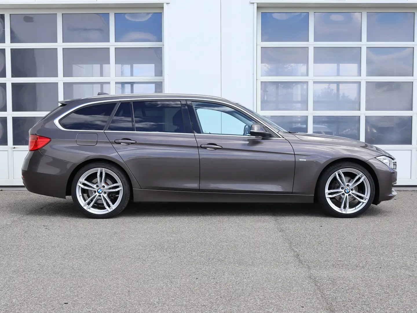 BMW 318 318d Touring Aut. Luxury Line - 1