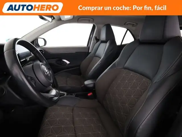 Toyota Yaris Cross view 11
