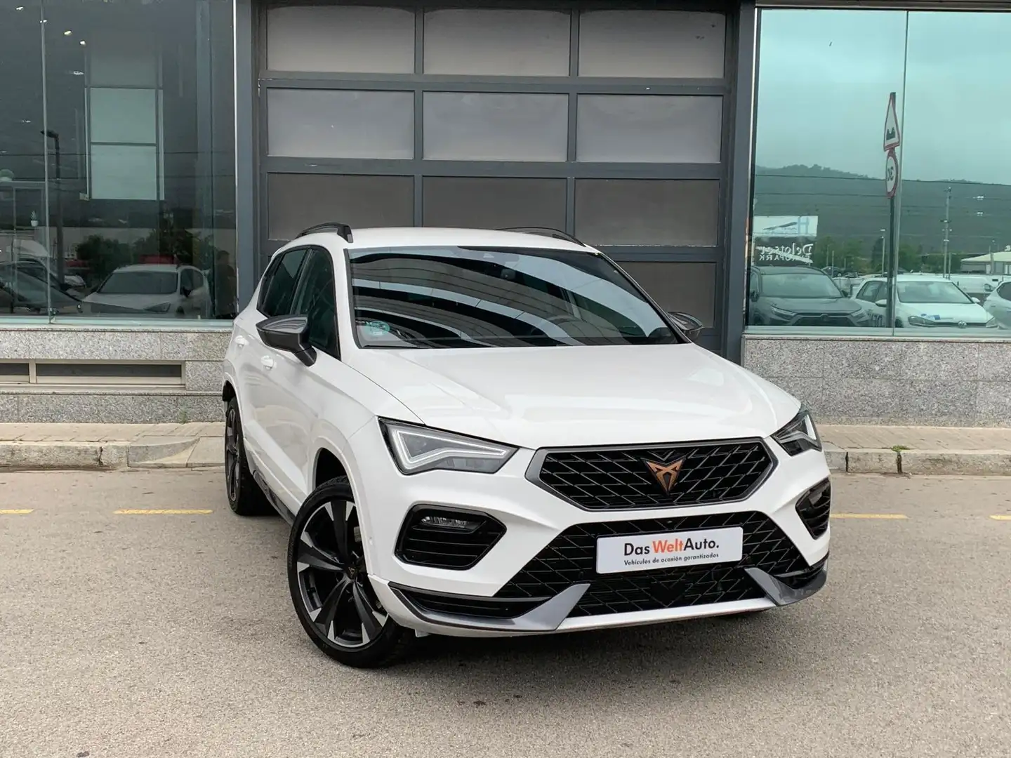 CUPRA Ateca 2.0 TSI 190 DSG 4Drive Bílá - 2