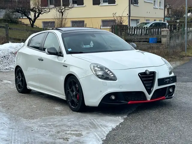 Alfa Romeo Giulietta Giulietta 1750 TBI 240 ch Quadrifoglio Verde TCT