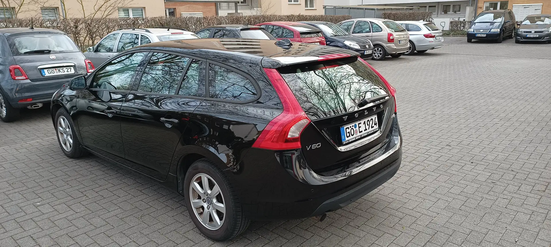 Volvo V60 V60+Diesel+DRIVe Schwarz - 2