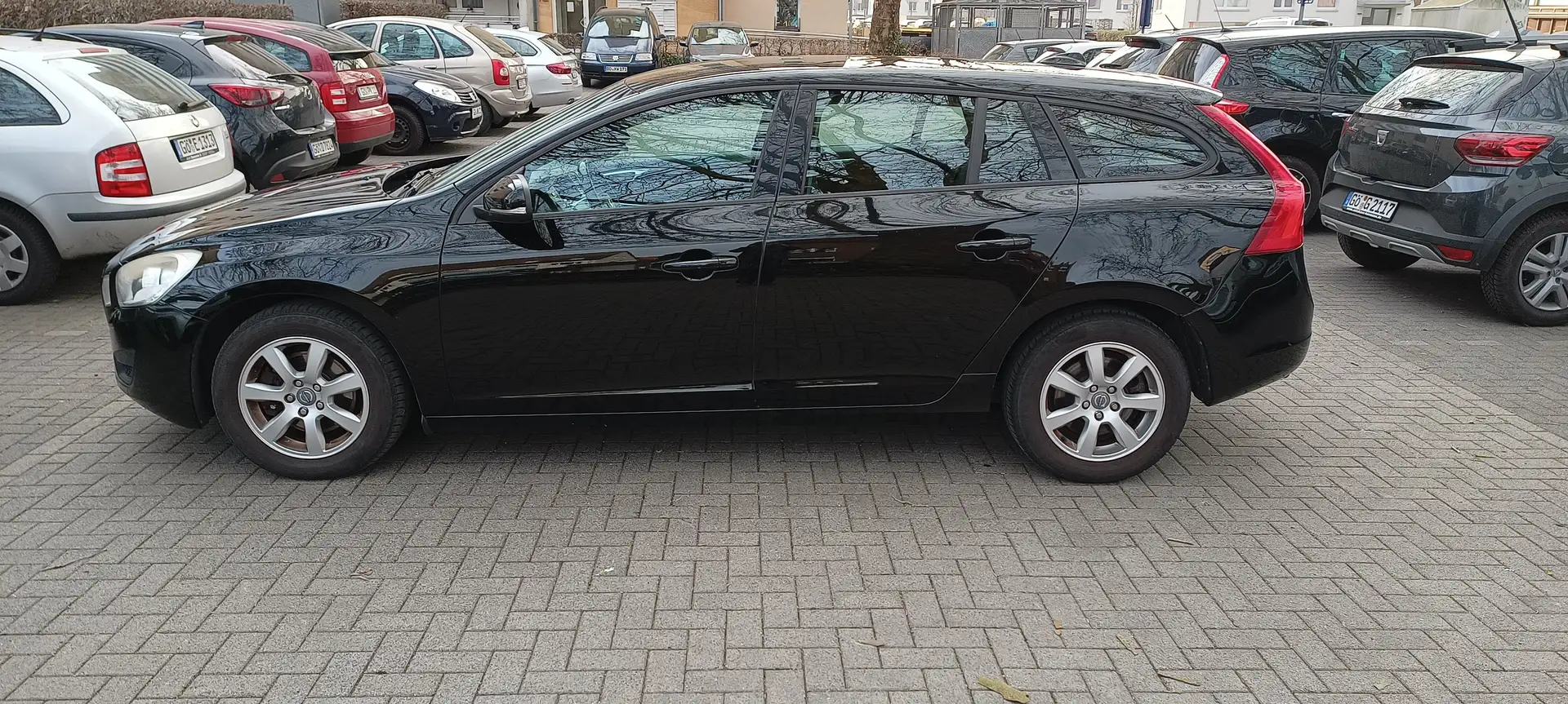 Volvo V60 V60+Diesel+DRIVe Schwarz - 1