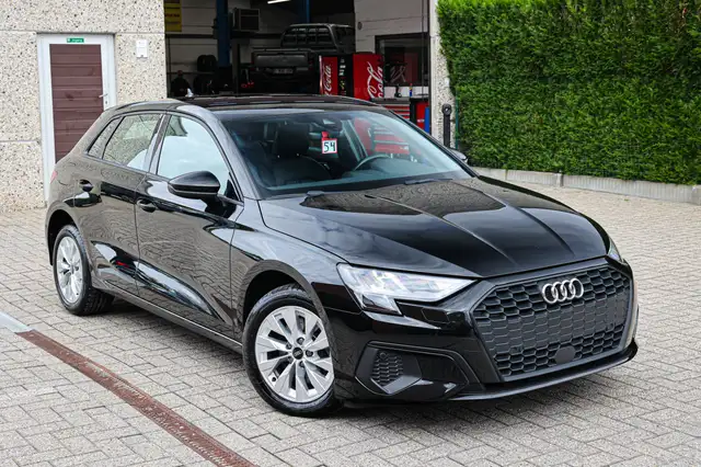 Audi A3 view 3