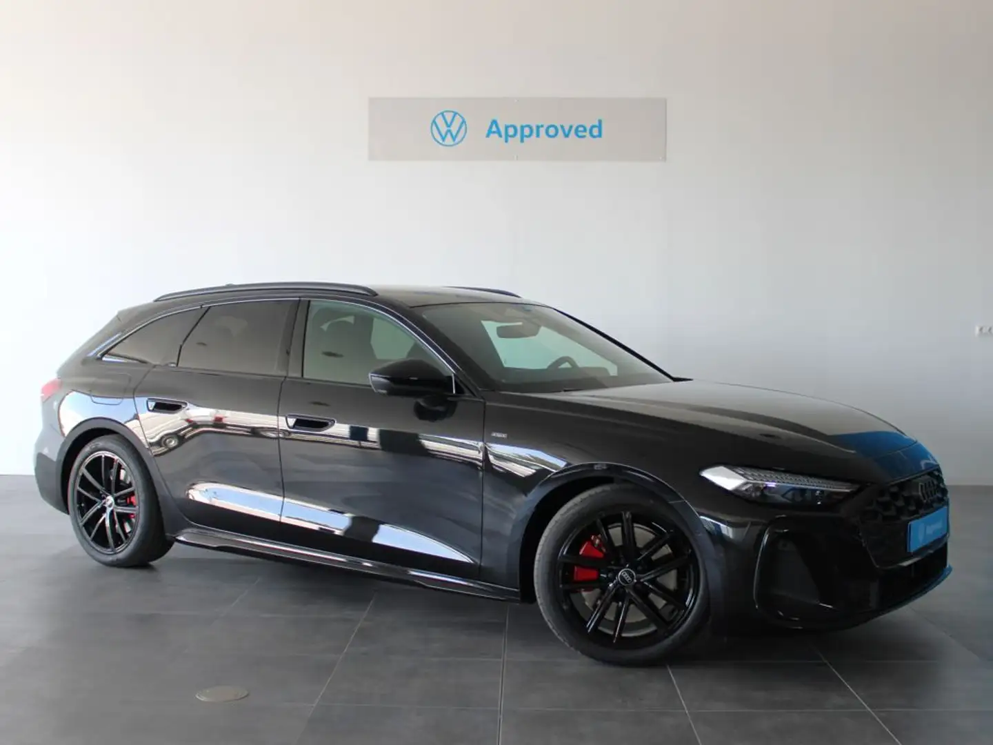 Audi A5 Avant e-hybrid Black line quattro S tronic Noir - 1