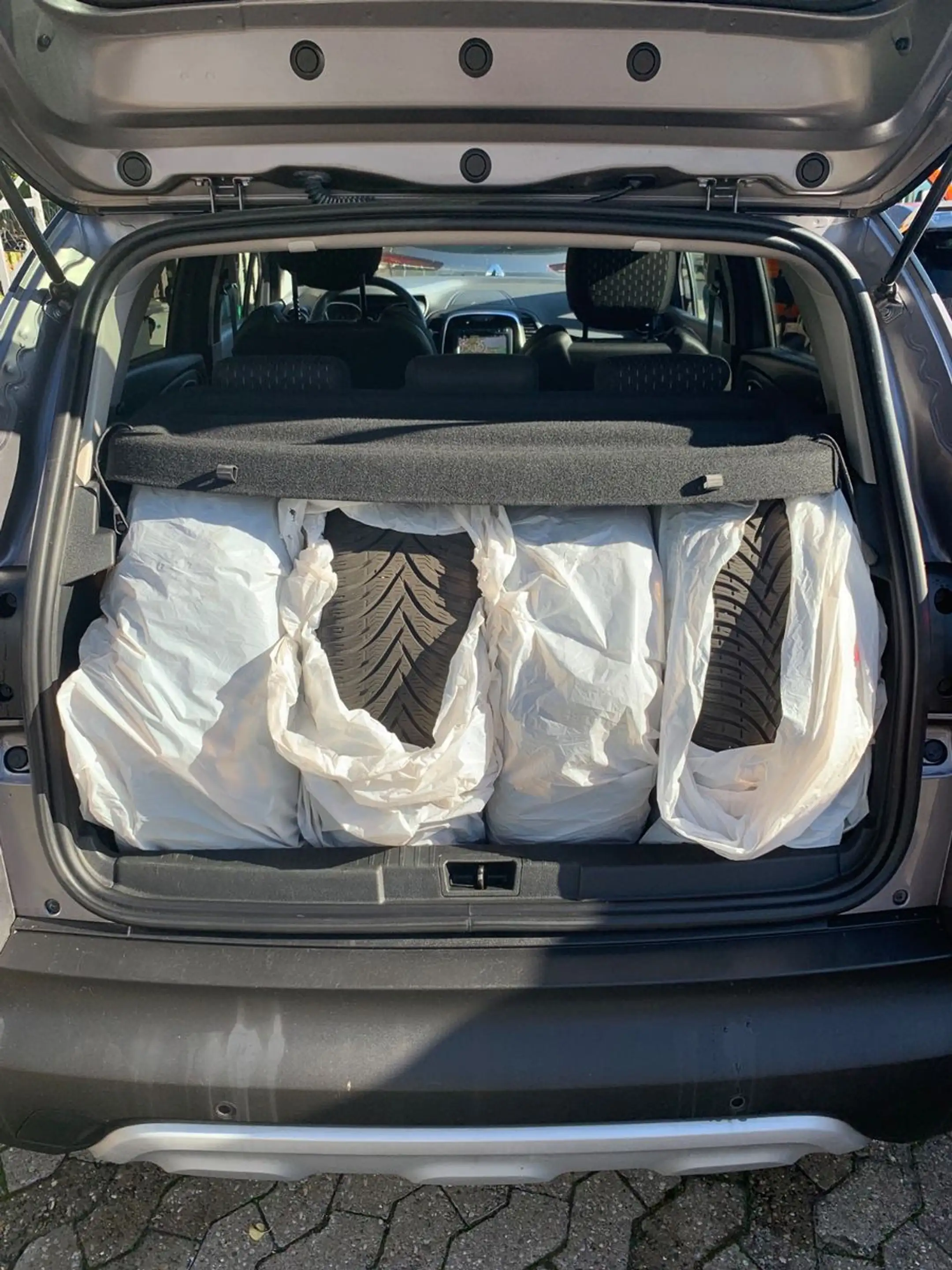 Renault Captur Collection — photo 10