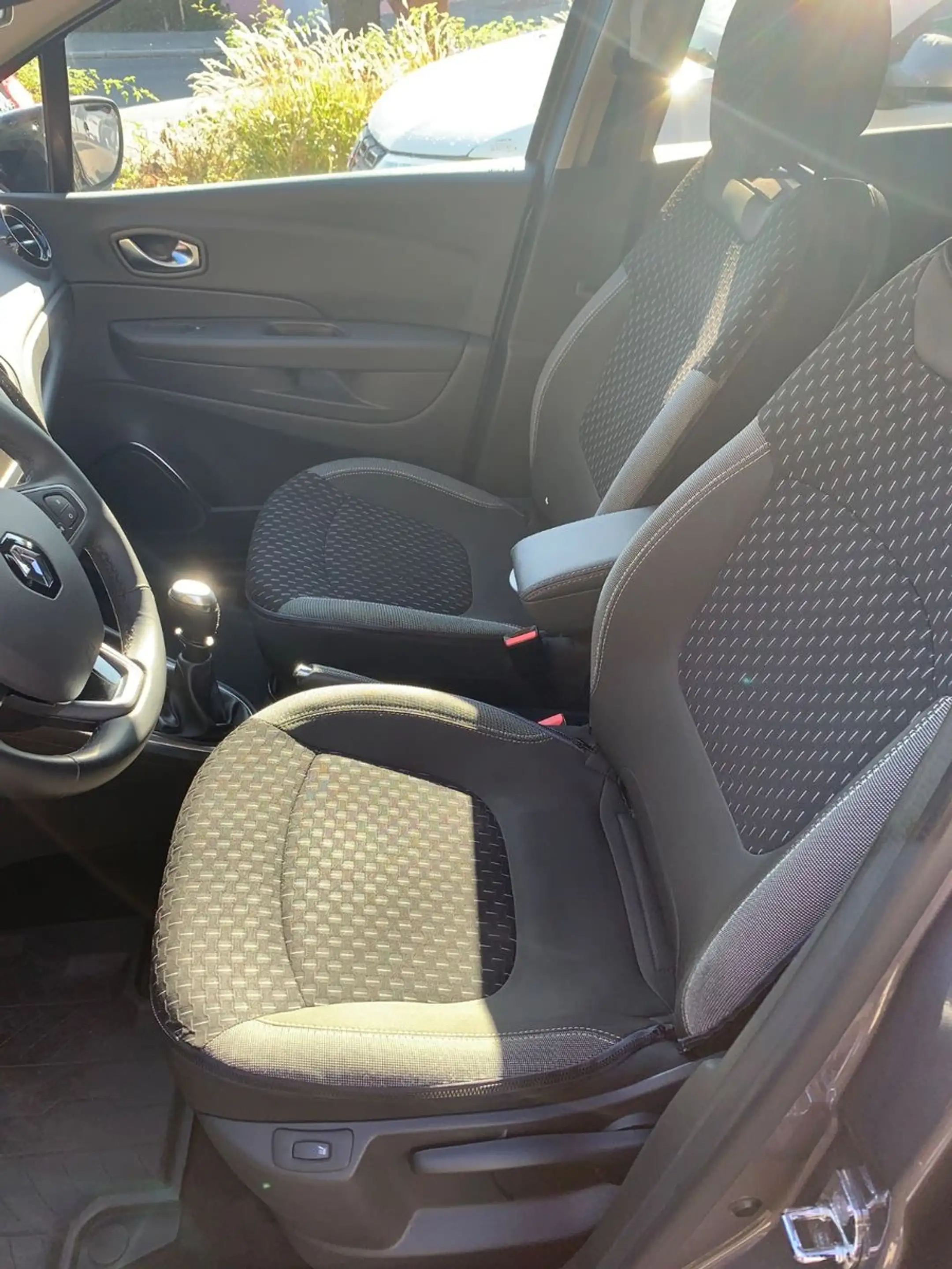 Renault Captur Collection — photo 9